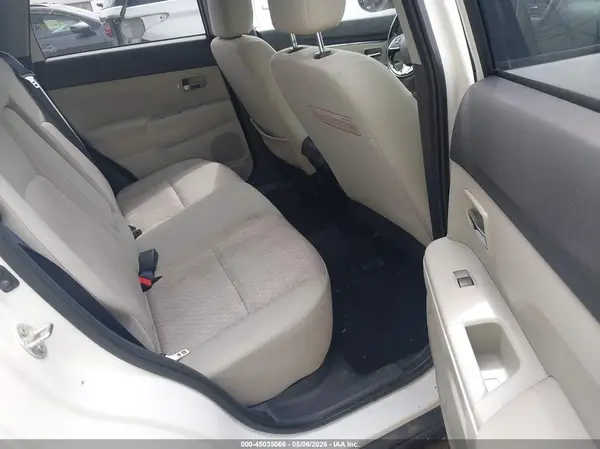 JA4AP3AU4HZ009806 2017 MITSUBISHI OUTLANDER - Image 8