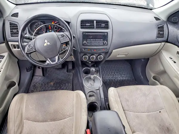 JA4AP3AU4HZ010048 2017 MITSUBISHI OUTLANDER - Image 8