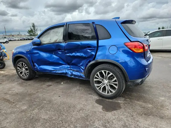 JA4AP3AU4HZ011877 2017 MITSUBISHI OUTLANDER - Image 2