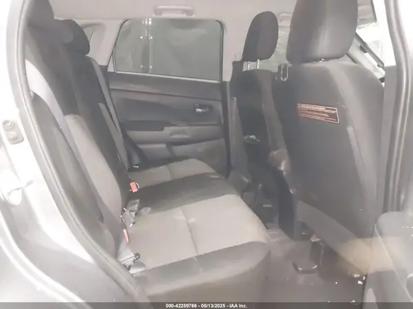 JA4AP3AU4HZ013323 2017 MITSUBISHI OUTLANDER - Image 8