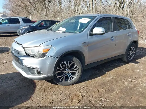 JA4AP3AU4HZ021809 2017 MITSUBISHI OUTLANDER - Image 2
