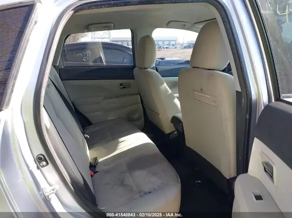 JA4AP3AU4HZ021809 2017 MITSUBISHI OUTLANDER - Image 8