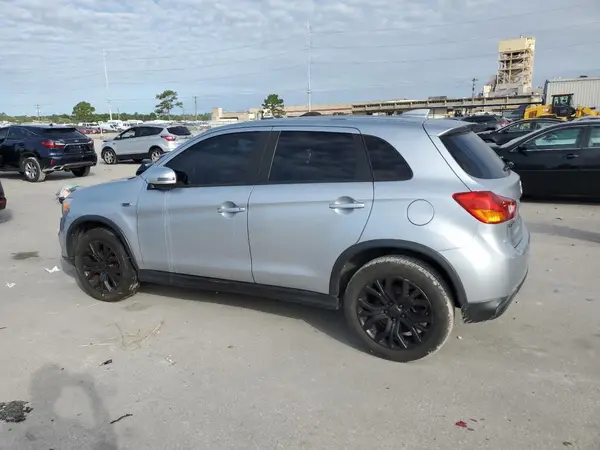 JA4AP3AU4HZ023804 2017 MITSUBISHI OUTLANDER - Image 2