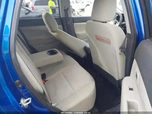 JA4AP3AU4HZ030588 2017 MITSUBISHI OUTLANDER - Image 8