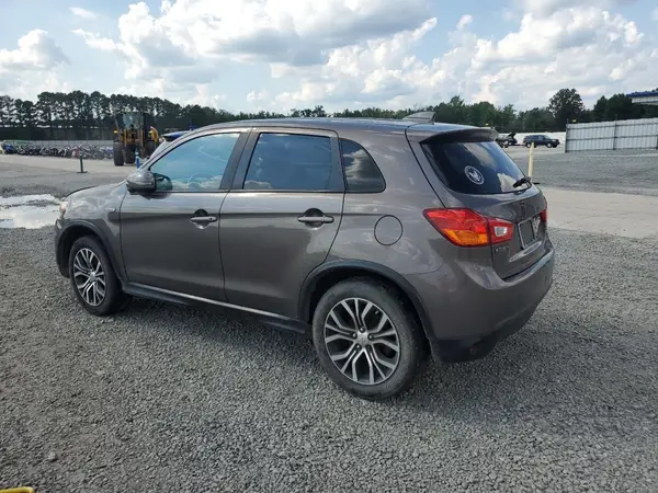 JA4AP3AU4HZ031739 2017 MITSUBISHI OUTLANDER - Image 2