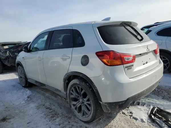 JA4AP3AU4HZ036410 2017 MITSUBISHI OUTLANDER - Image 2
