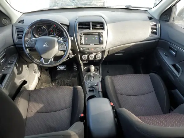 JA4AP3AU4HZ036410 2017 MITSUBISHI OUTLANDER - Image 8
