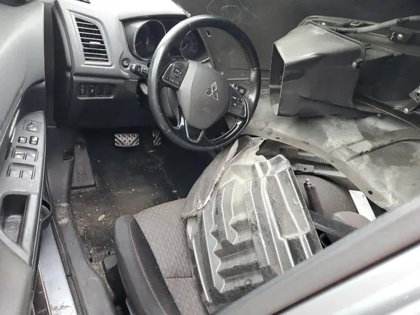 JA4AP3AU4HZ039064 2017 MITSUBISHI OUTLANDER - Image 8