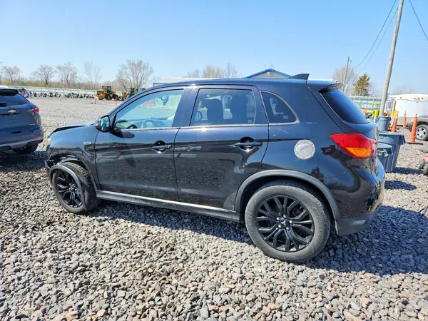 JA4AP3AU4HZ040313 2017 MITSUBISHI OUTLANDER - Image 2