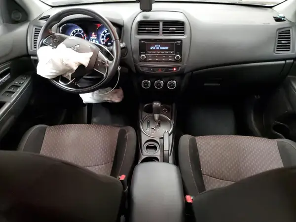 JA4AP3AU4HZ042787 2017 MITSUBISHI OUTLANDER - Image 8