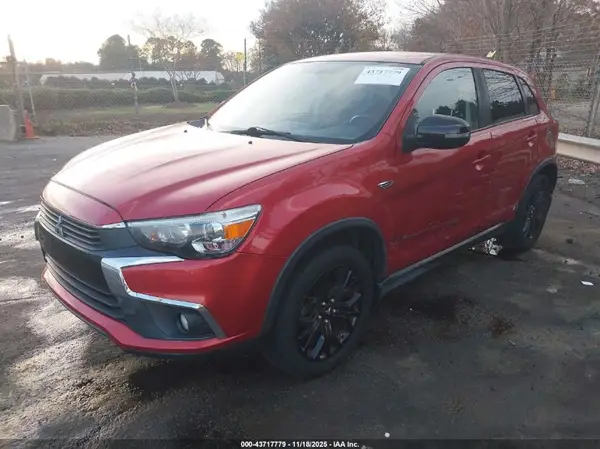 JA4AP3AU4HZ045513 2017 MITSUBISHI OUTLANDER - Image 2
