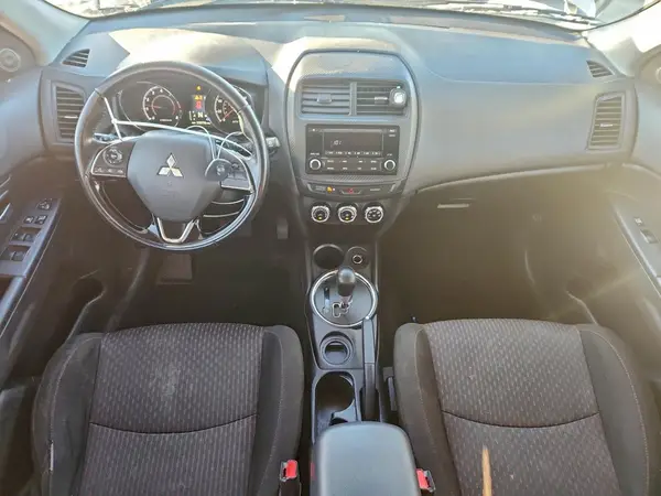 JA4AP3AU4HZ047052 2017 MITSUBISHI OUTLANDER - Image 8
