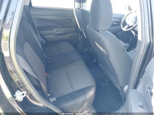 JA4AP3AU4HZ047388 2017 MITSUBISHI OUTLANDER - Image 8