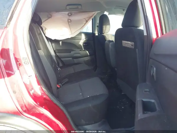 JA4AP3AU4HZ049562 2017 MITSUBISHI OUTLANDER - Image 8
