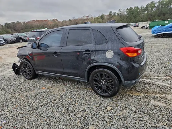 JA4AP3AU4HZ068497 2017 MITSUBISHI OUTLANDER - Image 2