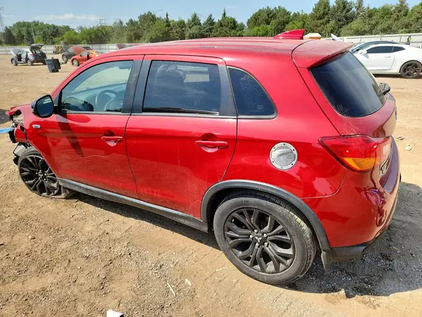 JA4AP3AU4HZ070380 2017 MITSUBISHI OUTLANDER - Image 2