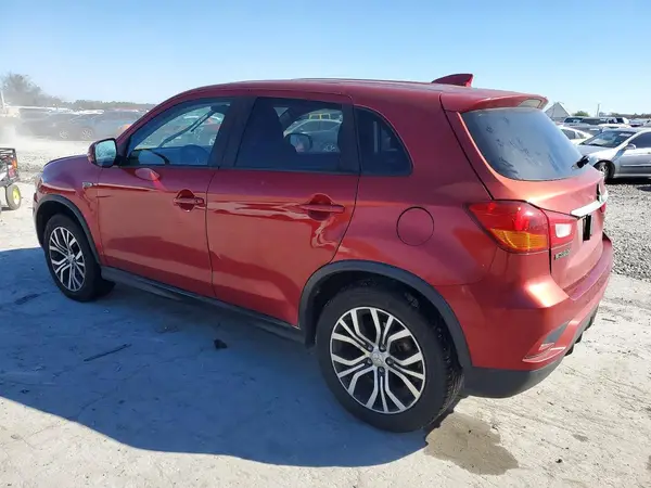 JA4AP3AU4JU001725 2018 MITSUBISHI OUTLANDER - Image 2