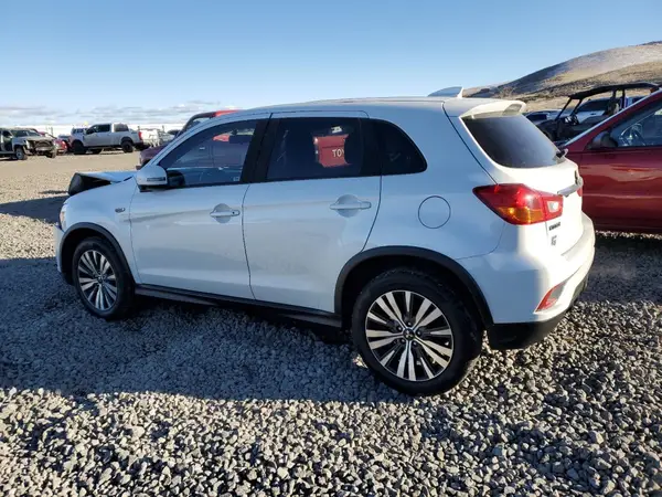 JA4AP3AU4JU003197 2018 MITSUBISHI OUTLANDER - Image 2