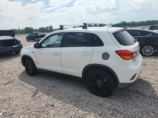 JA4AP3AU4JU004804 2018 MITSUBISHI OUTLANDER - Image 2