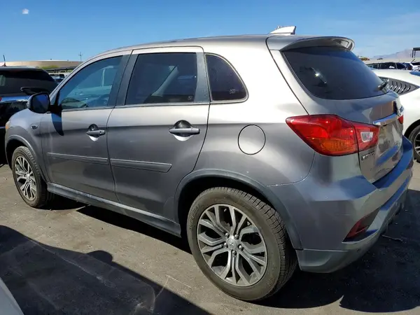 JA4AP3AU4JU005306 2018 MITSUBISHI OUTLANDER - Image 2