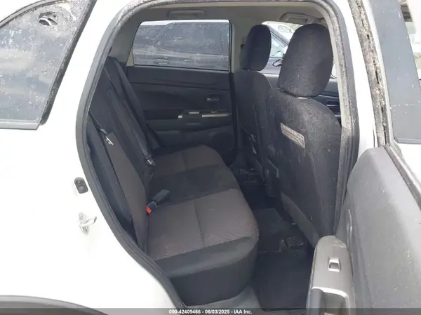 JA4AP3AU4JU005869 2018 MITSUBISHI OUTLANDER - Image 8