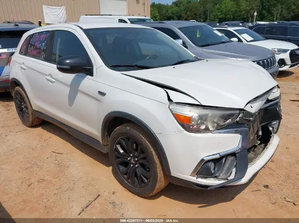 JA4AP3AU4JU007041 2018 MITSUBISHI OUTLANDER - Image 1