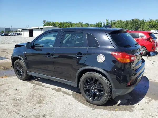JA4AP3AU4JU014698 2018 MITSUBISHI OUTLANDER - Image 2