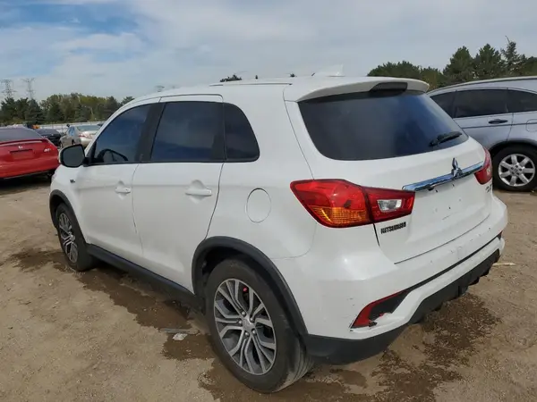JA4AP3AU4JU016998 2018 MITSUBISHI OUTLANDER - Image 2