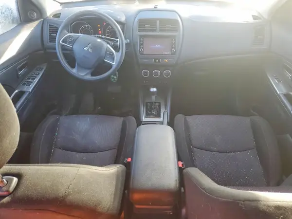 JA4AP3AU4JU017102 2018 MITSUBISHI OUTLANDER - Image 8