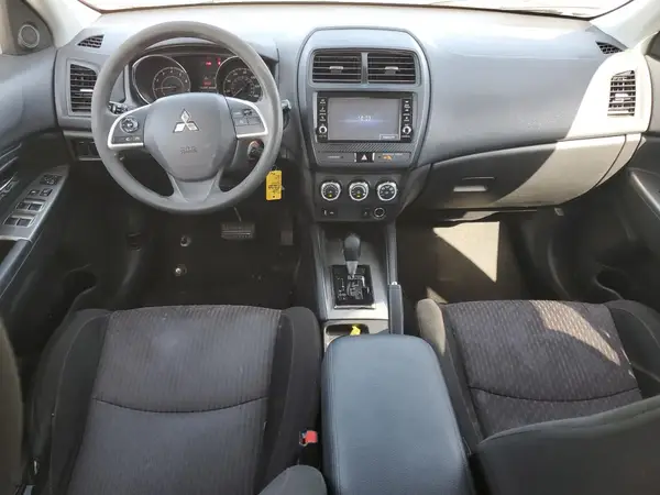 JA4AP3AU4JU018167 2018 MITSUBISHI OUTLANDER - Image 8