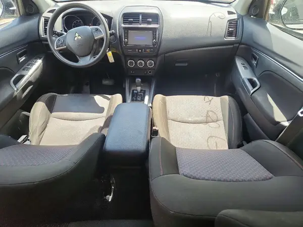 JA4AP3AU4JU020114 2018 MITSUBISHI OUTLANDER - Image 8