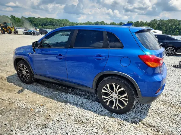 JA4AP3AU4JU021201 2018 MITSUBISHI OUTLANDER - Image 2