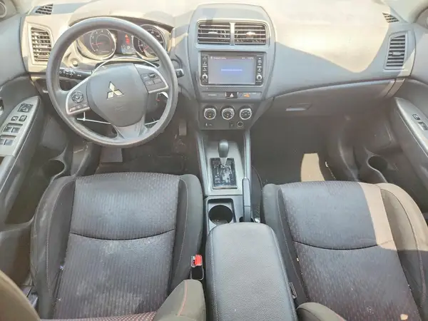 JA4AP3AU4JU021201 2018 MITSUBISHI OUTLANDER - Image 8