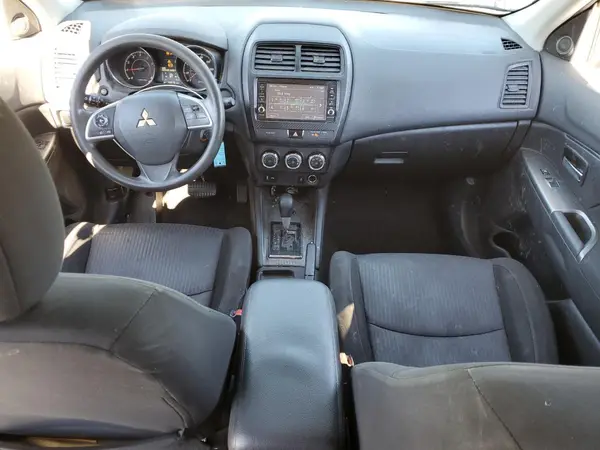 JA4AP3AU4JU021831 2018 MITSUBISHI OUTLANDER - Image 8