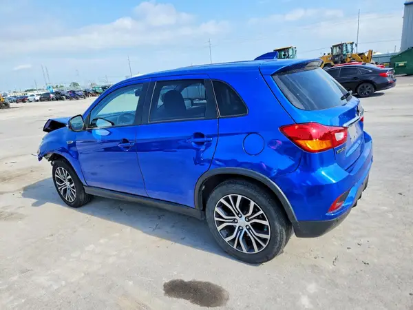 JA4AP3AU4JU021957 2018 MITSUBISHI OUTLANDER - Image 2