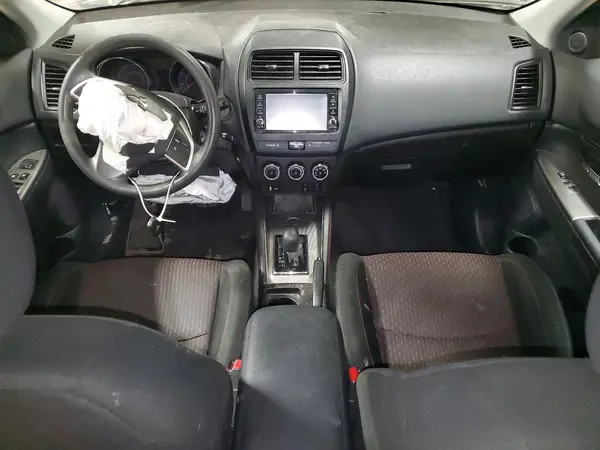 JA4AP3AU4JU023045 2018 MITSUBISHI OUTLANDER - Image 8