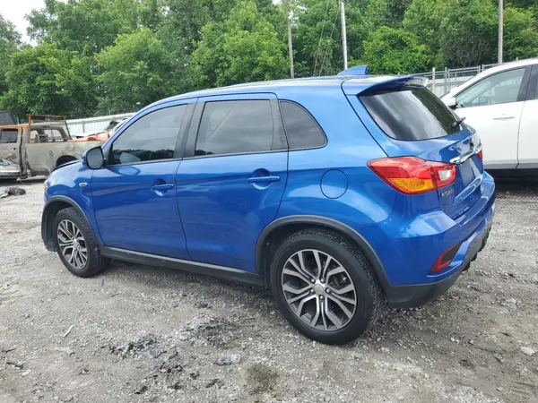 JA4AP3AU4JU025295 2018 MITSUBISHI OUTLANDER - Image 2