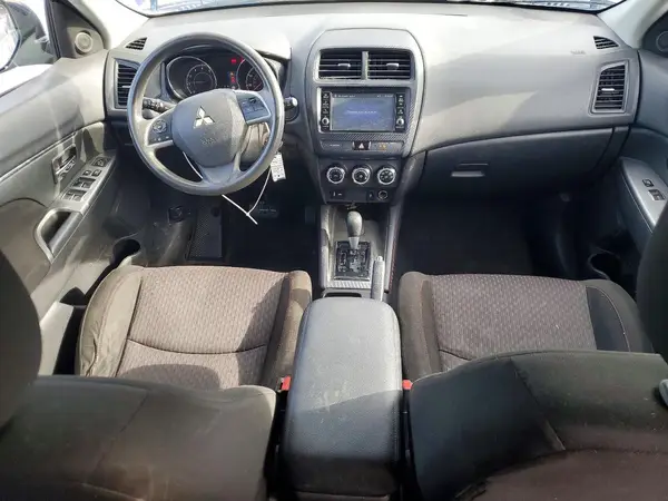 JA4AP3AU4JZ003770 2018 MITSUBISHI OUTLANDER - Image 8