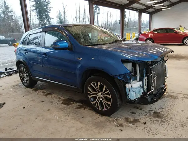 JA4AP3AU4JZ004868 2018 MITSUBISHI OUTLANDER - Image 1