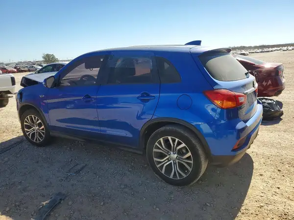 JA4AP3AU4JZ005647 2018 MITSUBISHI OUTLANDER - Image 2