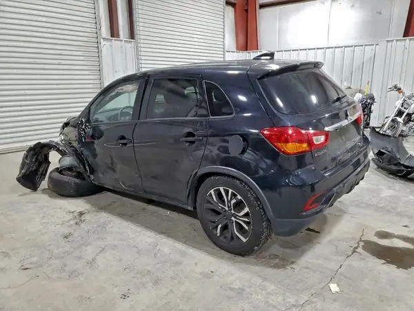 JA4AP3AU4JZ005809 2018 MITSUBISHI OUTLANDER - Image 2