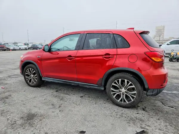 JA4AP3AU4JZ006605 2018 MITSUBISHI OUTLANDER - Image 2