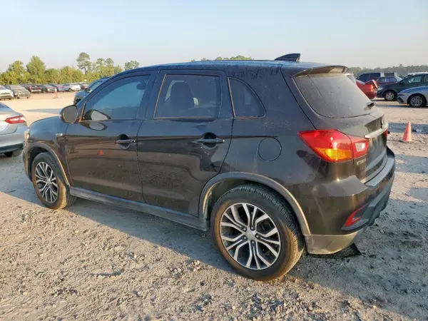 JA4AP3AU4JZ006698 2018 MITSUBISHI OUTLANDER - Image 2