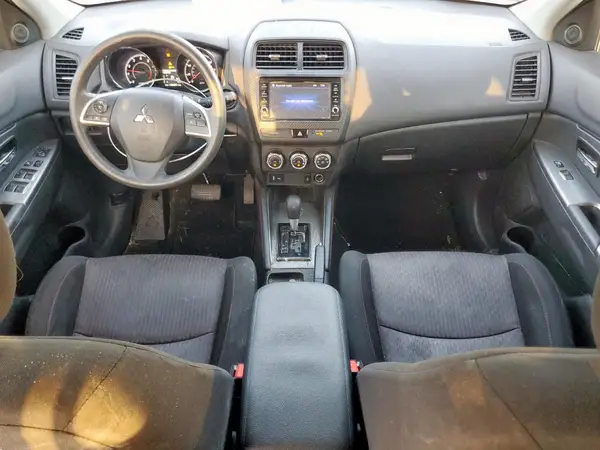 JA4AP3AU4JZ006698 2018 MITSUBISHI OUTLANDER - Image 8