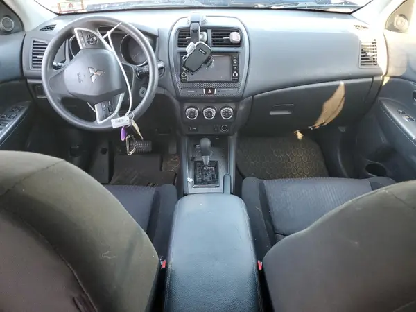 JA4AP3AU4JZ007821 2018 MITSUBISHI OUTLANDER - Image 8