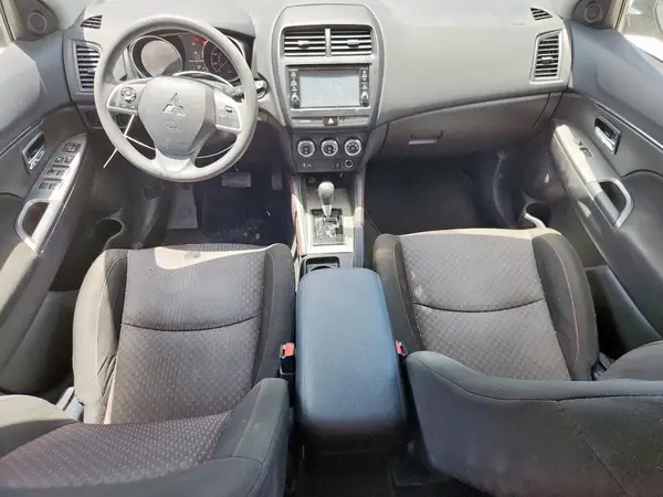 JA4AP3AU4JZ008841 2018 MITSUBISHI OUTLANDER - Image 8