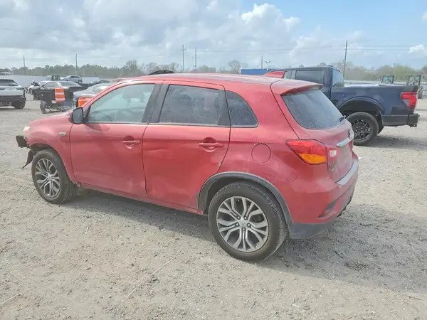 JA4AP3AU4JZ009360 2018 MITSUBISHI OUTLANDER - Image 2