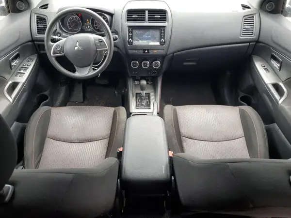 JA4AP3AU4JZ028149 2018 MITSUBISHI OUTLANDER - Image 8