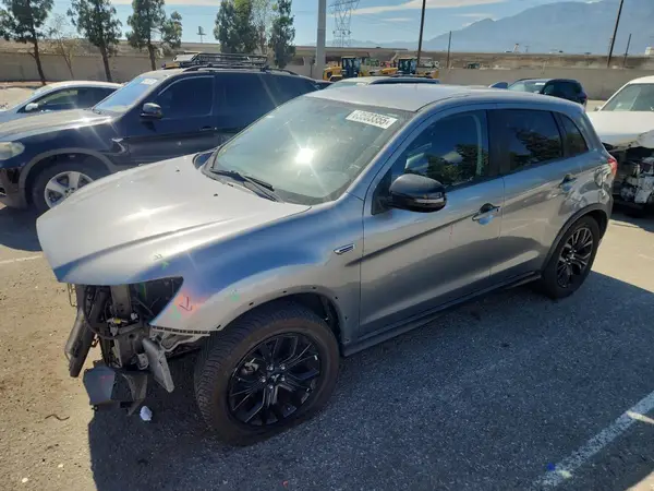 JA4AP3AU4JZ030869 2018 MITSUBISHI OUTLANDER - Image 1