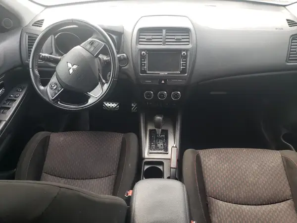 JA4AP3AU4JZ030886 2018 MITSUBISHI OUTLANDER - Image 8